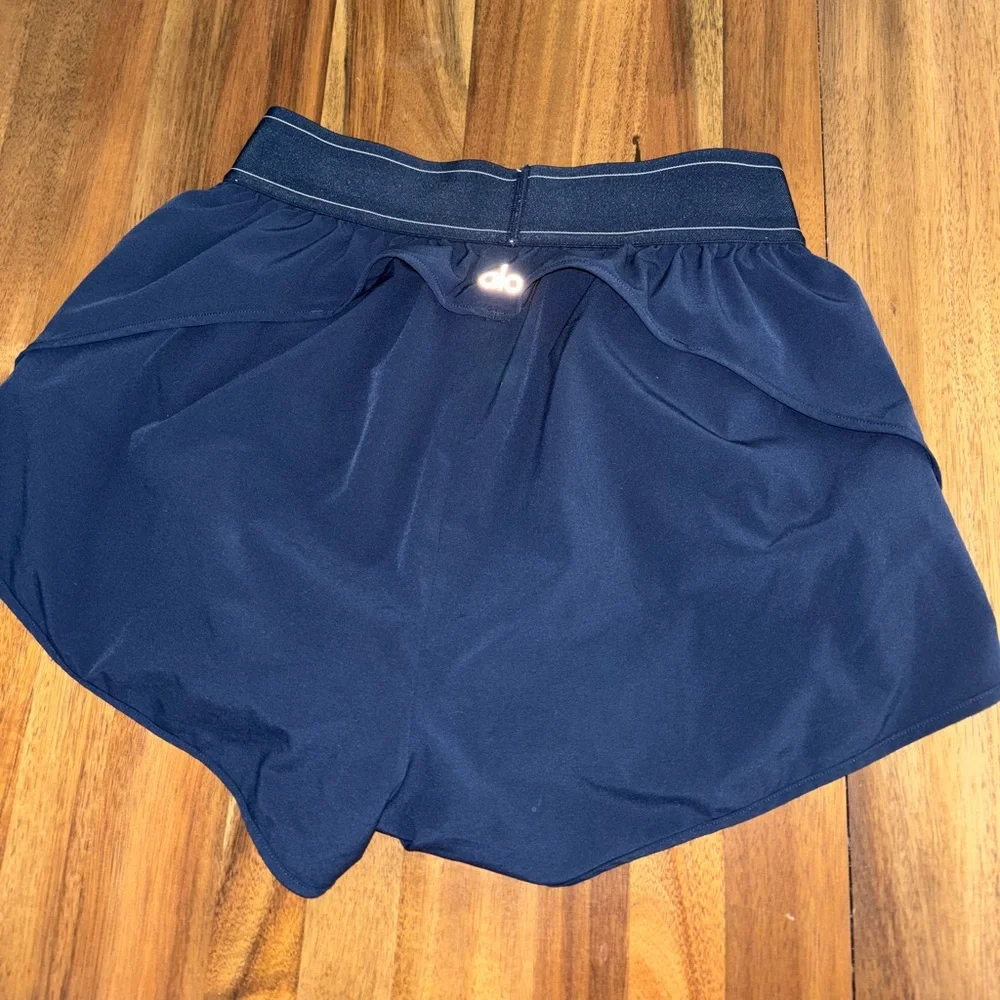 ALO Yoga Navy Match Point Shorts - Picture 2 of 4